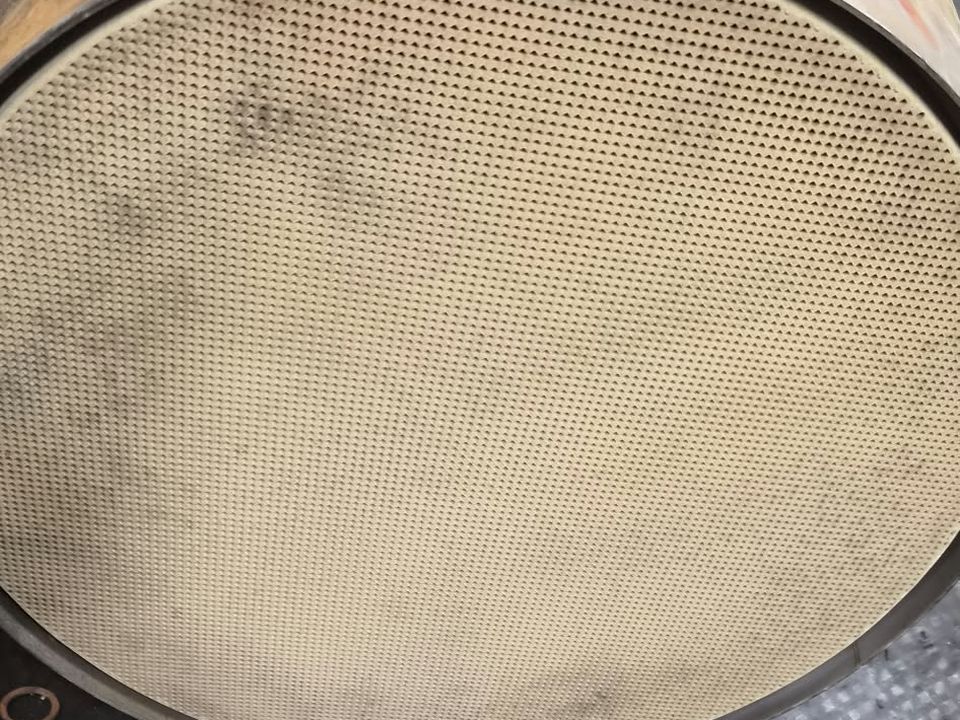 Filtr DPF po regeneracji hydrodynamicznej – czyste kanały monolitu, regeneracja DPF Dąbrowa Tarnowska i Tarnów